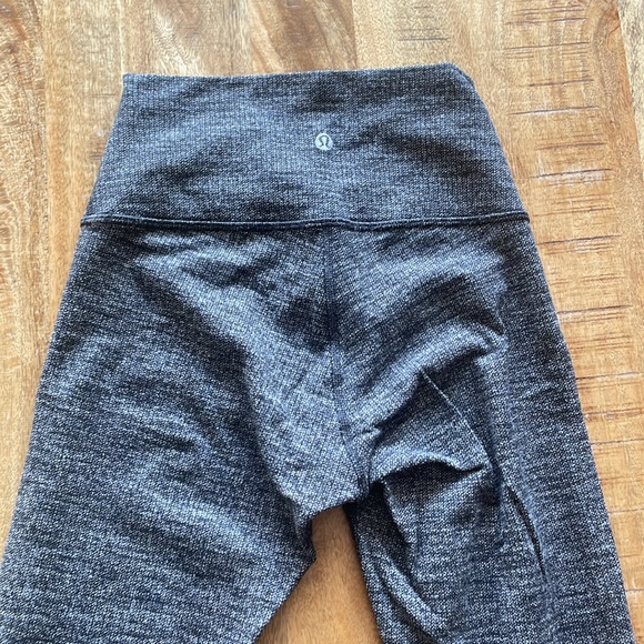 Lulu lemon leggings - Picture 3 of 4